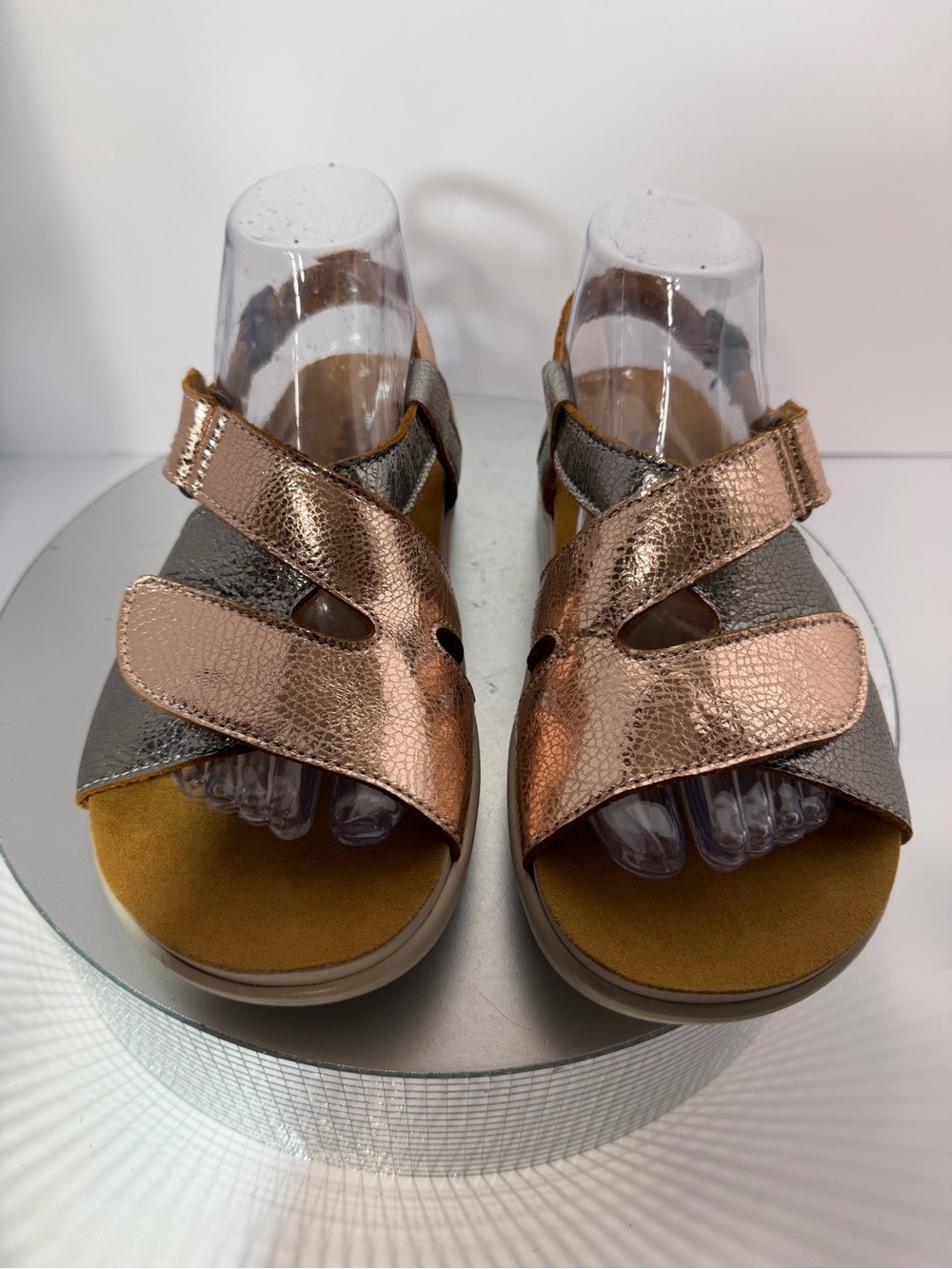 Women Metallic Rose Gold and Gray Adjustable Sandals size 7w